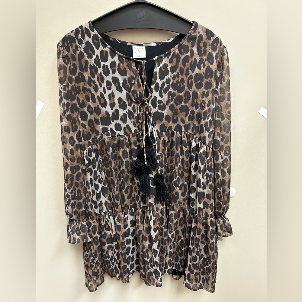 Adorable leopard print mini dress